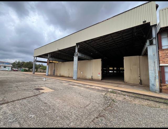 5,193M² WAREHOUSE TO LET IN FACTORIA